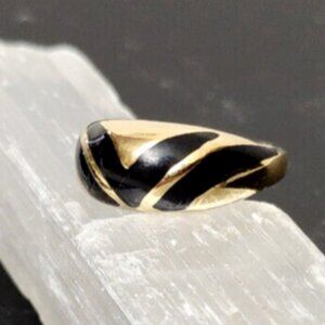 Vintage Black Enameled Gold  Avon Fashion Ring Size 6